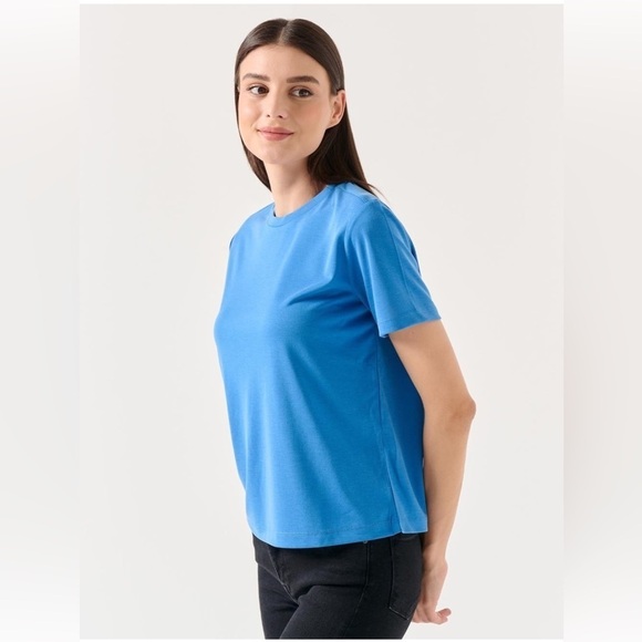 Women's Basic Concepts Vintage Blue Crew Short Sleeve Shirt, Size XL - Picture 2 of 6